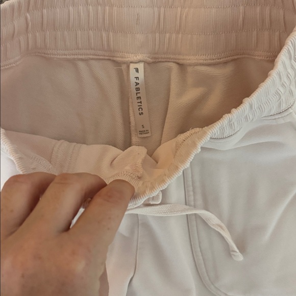 NWOT Fabletics Nyla Cargo Pants - Picture 5 of 6